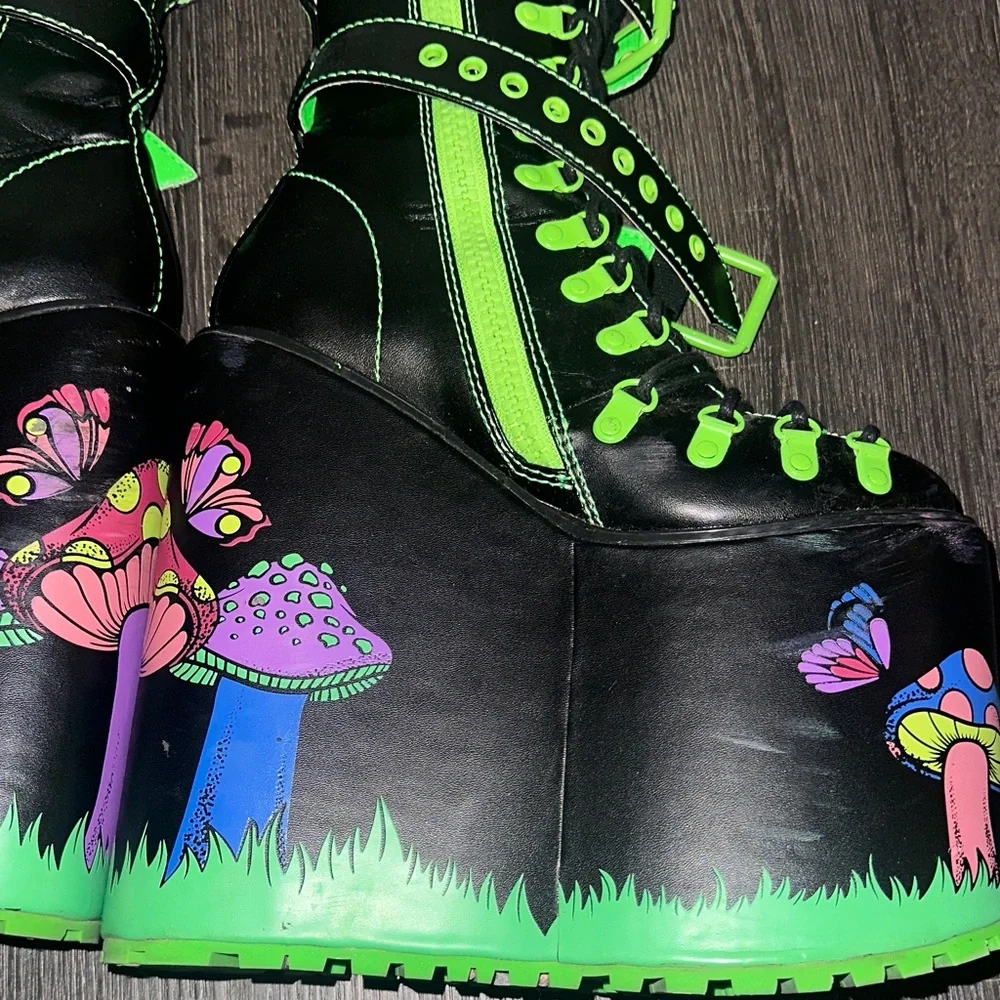 Current Mood Trippin’ Mushroom Graphic Platform Boots